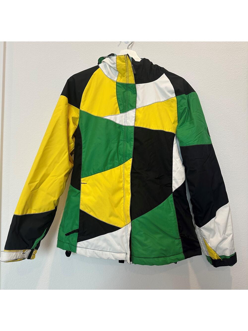 686 limited edition yellow green geometric hooded snow jacket women's medium